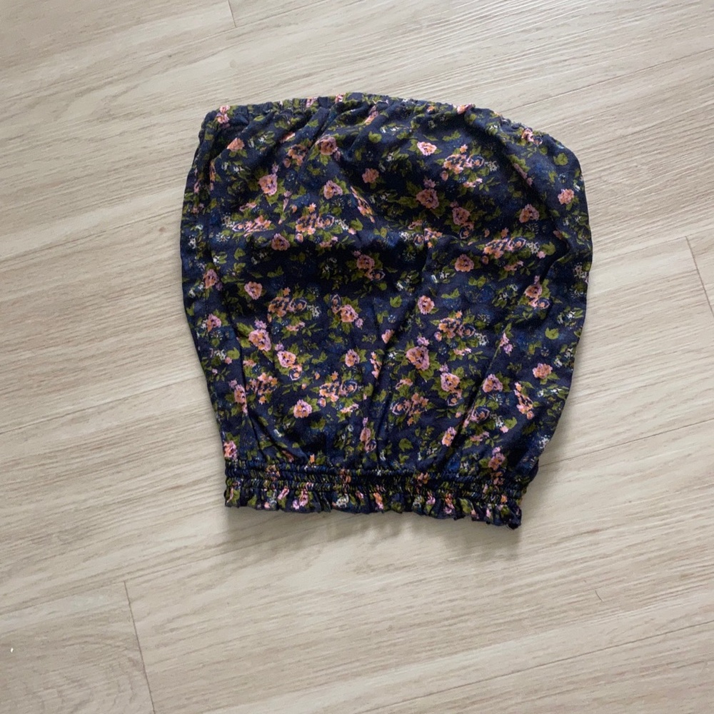 Floral strapless shirt